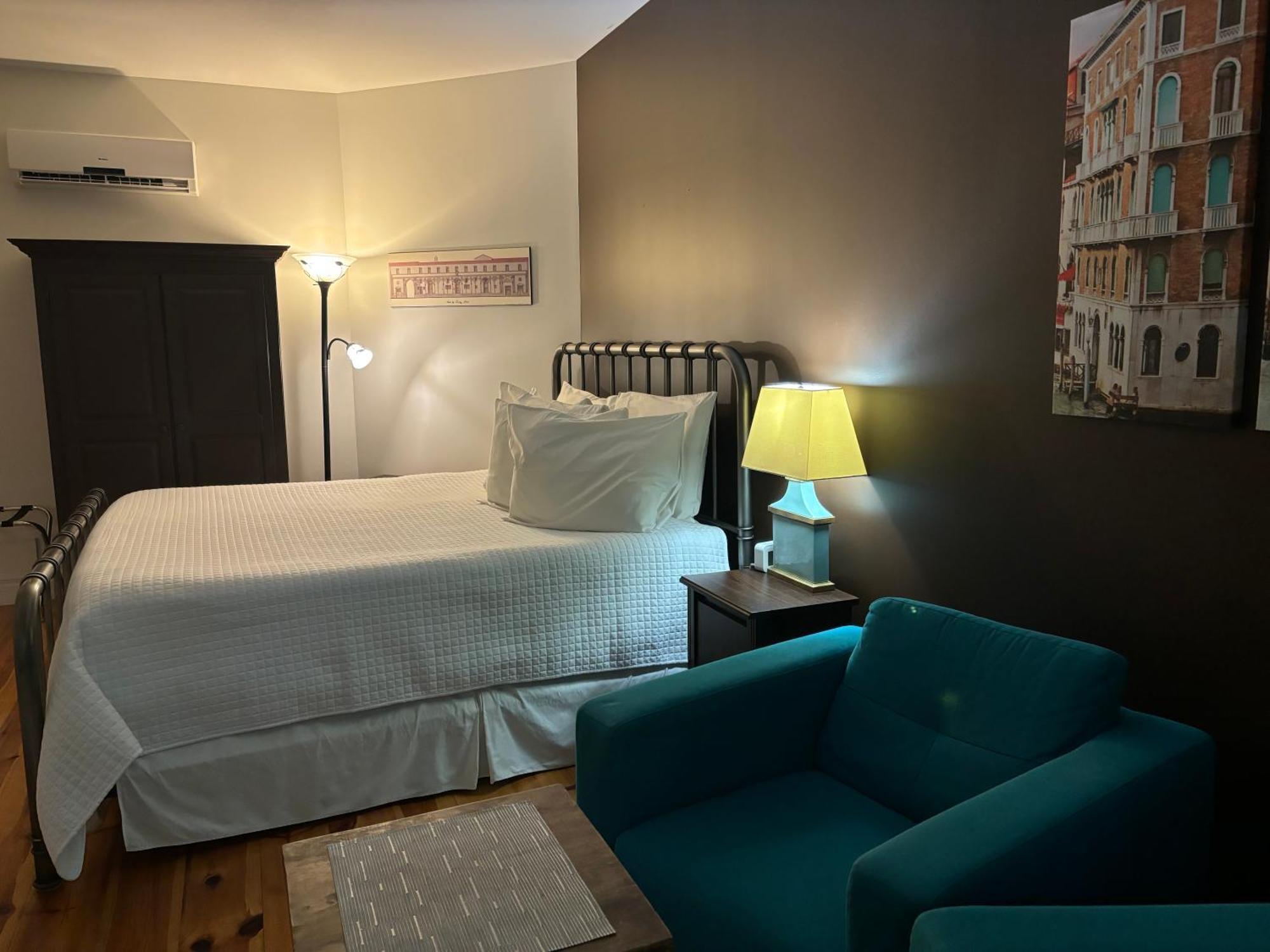 Belle De Nuit Hotel Wakefield Eksteriør billede